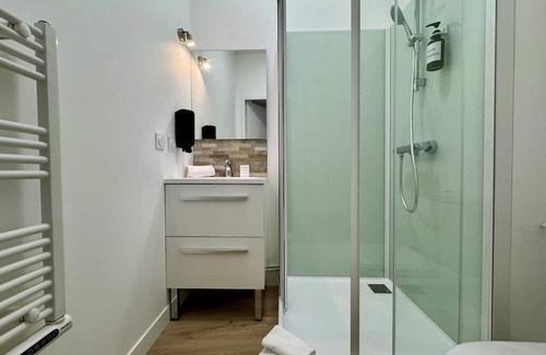 Sablon - Trudaine Apartment | Cosy Studio Bd Lafayette Tout Équipé "6"