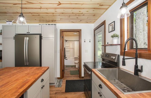 Chase Cabin | Cozy Riverfront Two Bedroom Cabin