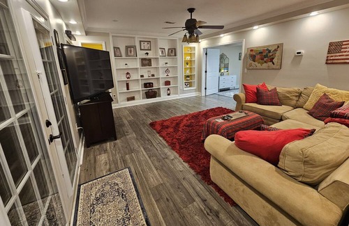 Mooresville House | Lake View, Community Dock and Pool next door, Kayaks, Sleeps 12, boating options
