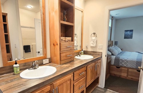 Mount Hood Village House | Comfortable Dog-Friendly Home with hot tub, fire pit, deck and large front yard.