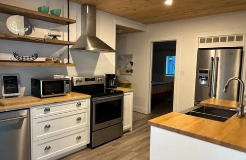 Southampton Cottage | Gilbert Place, a luxurious, beautifully renovated, chic getaway in Southampton