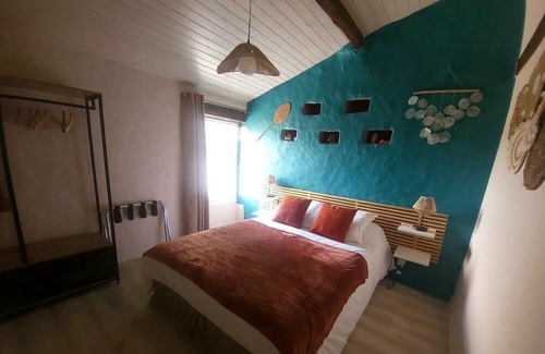 Arces Bed & Breakfast | Une Suite Familiale Pour 4 à 6 Personnes Dans une Maison Charentaise de 1649