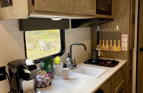 Delton House | Mullen Ridge Happy Glamper, enjoy the beautiful outdoors with indoor luxuries!