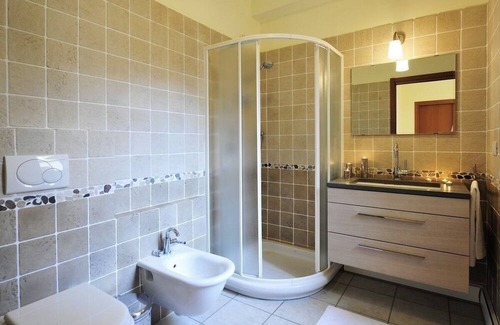 Riva Apartment | Vacation apartment/apartment for 10 guests with 190m² in Faggeto Lario (122897)