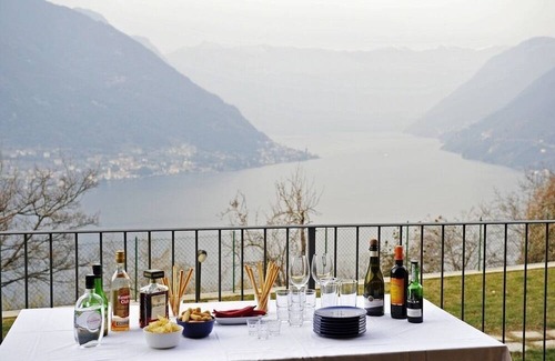 Riva Apartment | Vacation apartment/apartment for 10 guests with 190m² in Faggeto Lario (122897)