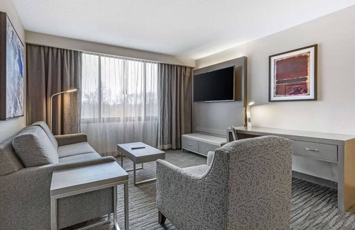 Rockville House | Outdoor Pool, Free Parking, Minutes from Washington DC
