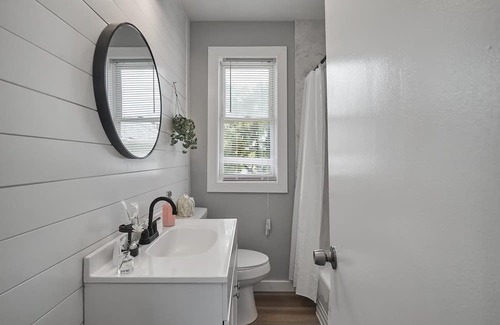 Cottage Line Apartment | *Waterview/Pool* Coastal Breeze Suite @ Salt & Sea