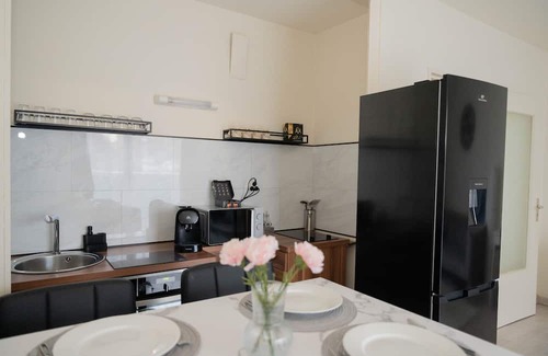 Lingolsheim Apartment | Lélégant - Spacieux T2 de 52m2 - 10 min Aéroport Strasbourg - Parking Privé