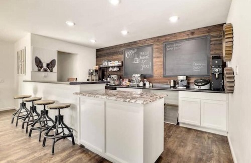Winslow House | Bigfoot Hideout -Hotel amenities with a social vibe! Yeti #2