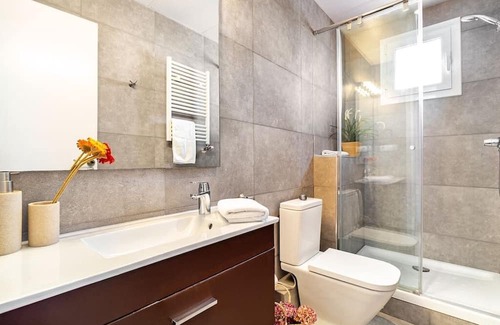 El Guinardo Apartment | SAGRADA FAMILIA FULLY EQUIPPED TERRACE WIFI/AC/5PP By MyRentalHost