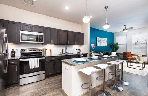 Lewisville Apartment | Luxurious Lakeside Retreat: 1BD Pool & Gym