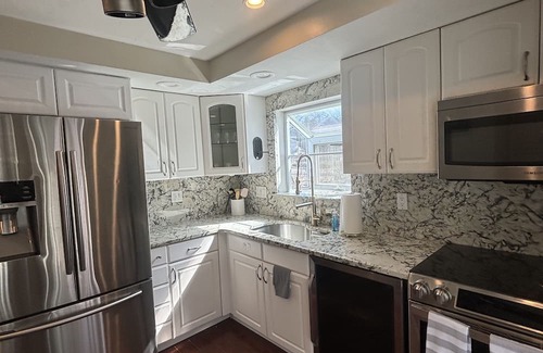 Worcester House | Entire Townhouse in Worcester, MA!