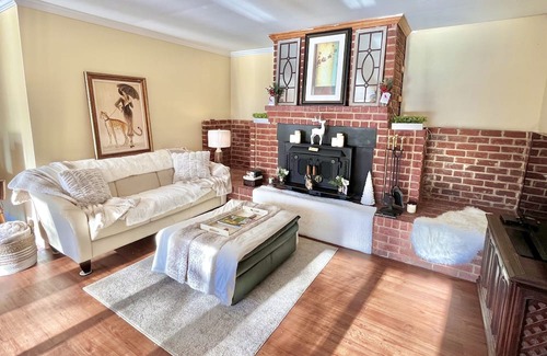 Wake Forest House | ⭐️LAKE VIEW RETREAT⭐️ Water Front Home at the Holliday Homestead