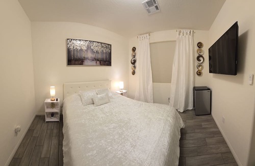 Las Vegas Apartment | Cozy Room in Las Vegas with AC, WiFi Full Bath In New Residential Neighborhood