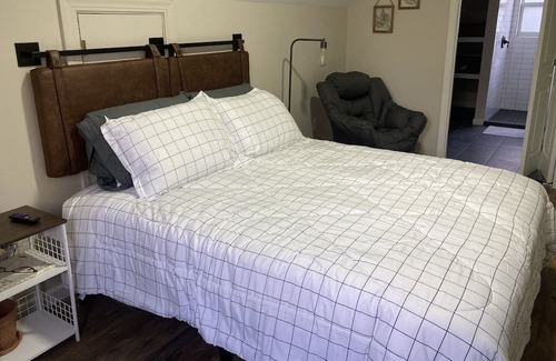 Fletcher Apartment | Pine Guesthouse—Asheville area
