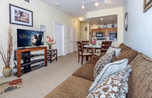 Venetian Bay Villages Condo | Lakefront Home on Gated Kissimmee Resort by Disneyworld