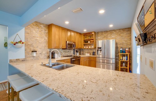 Anna Maria House | 2 Bed & 2 Bath with pool and gym on canal