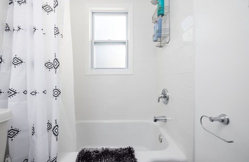 Old Mystic Apartment | The Avery Flat · Near Mystic, Casinos + USCGA