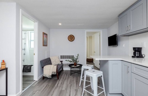 Old Mystic Apartment | The Avery Flat · Near Mystic, Casinos + USCGA