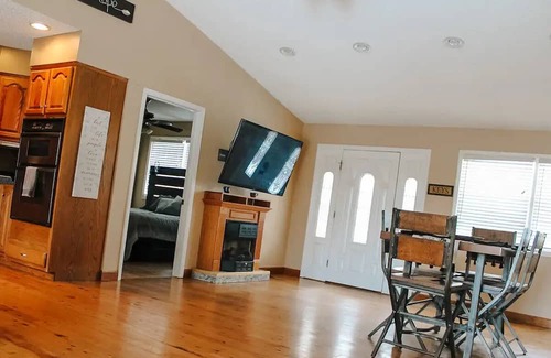 Shady Spring House | The Ski paradise