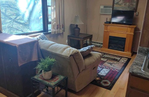 Northville Cabin | Upper Level Adirondack Sacandaga Lakefront Cabin