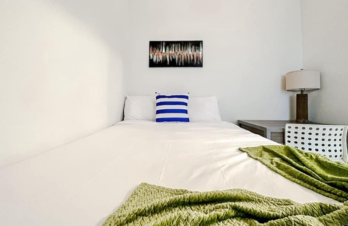 Springfield Apartment | Sleepover: Unforgettable 1BD/1BA- Downtown Springfield
