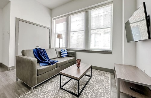 Springfield Apartment | Sleepover: Unforgettable 1BD/1BA- Downtown Springfield