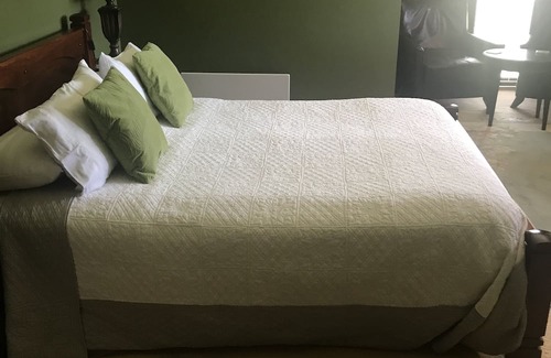 Robertson Bed & Breakfast | Greengate bed and breakfast green room