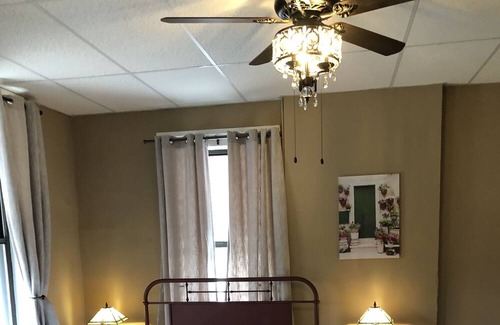 Jeffersonville - Clarksville Apartment | Cozy 1-bedroom apartment with AC and WiFi in lovely Jeffersonville