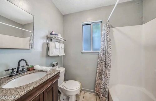 Crescent Beach House | Pet-Friendly Beachside Haven for 8, Walk to Beach
