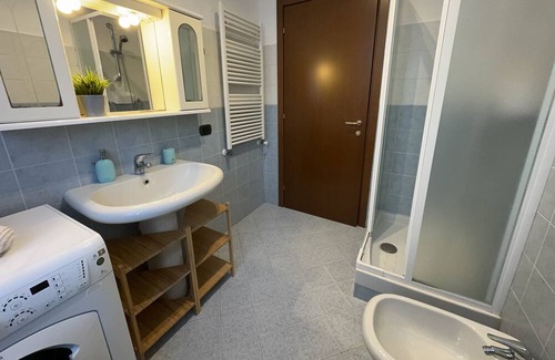 Cormano Apartment | [20 Mins from Milan Central Station] Free Parking