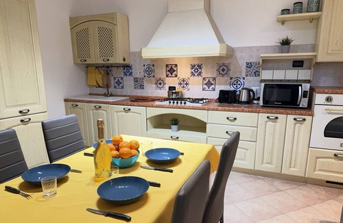 Cormano Apartment | [20 Mins from Milan Central Station] Free Parking