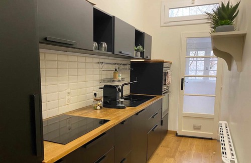 Saint-Lambert Apartment | Charming renovated apartment near the beach
