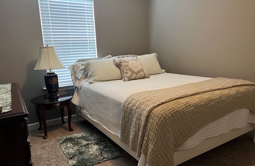 Southwest Raleigh House | Convenient to Everything - Raleigh!