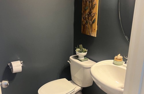 Southwest Raleigh House | Convenient to Everything - Raleigh!