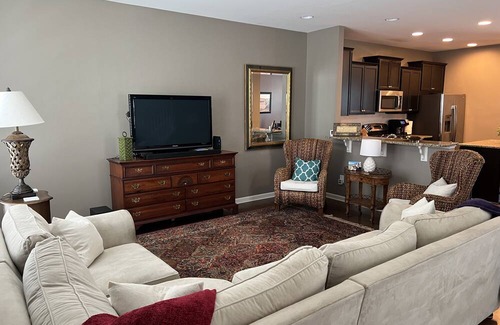 Southwest Raleigh House | Convenient to Everything - Raleigh!