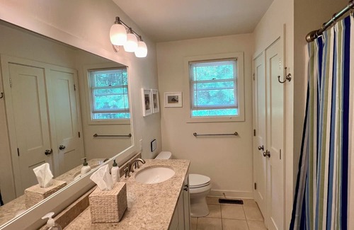Sturgeon Bay House | The Villa -A Fabulous Waterfront Cottage