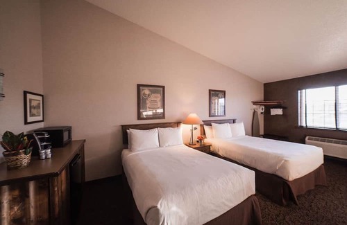 St. Joseph House | St. Joseph's Historical Escape with Complimentary Shuttle | 3 Units