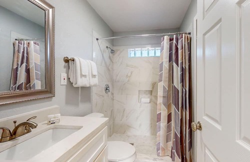 Bay Area House | Dog-friendly charmer with large yard, open layout, internet, W/D, & central AC