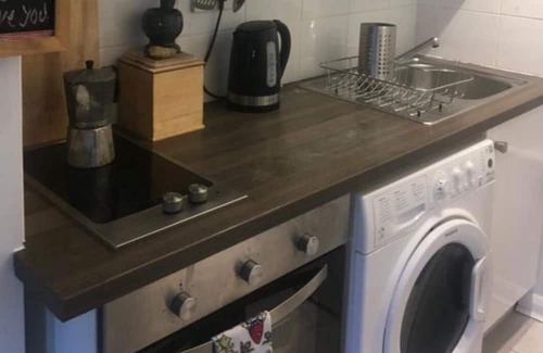 Golborne Apartment | 1 bed studio flat in Portobello