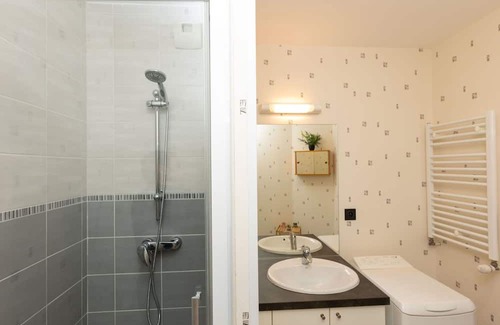 Saint-Meloir-des-Ondes Apartment | Lovely apartment for 4 people with WIFI, TV and terrace