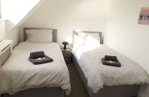 Westcliff-on-Sea House | House In Chalkwell (Southend) Amazing Sea Views