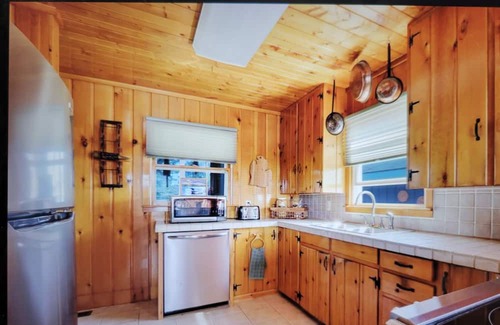 Indian River Cottage | Cozy Waterfront Cottage on Canal
