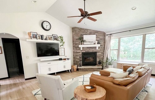 Butte Des Morts House | 2024 EAA House for rent!