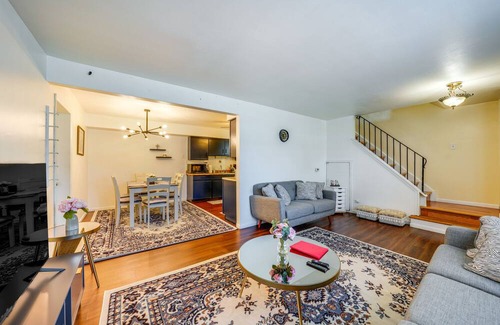 Wasco House | Cozy & Quiet Hanover Park Townhome!