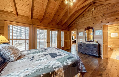 Blue Ridge Cabin | Spacious dog-friendly cabin with mtn views, game room, private hot tub, & deck