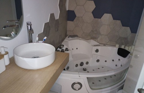 Bois Clos d'Orleans Apartment | The Paris Skyline : vue sur Paris, JO Aquatiques, Disneyland ou Coworking Chic ?