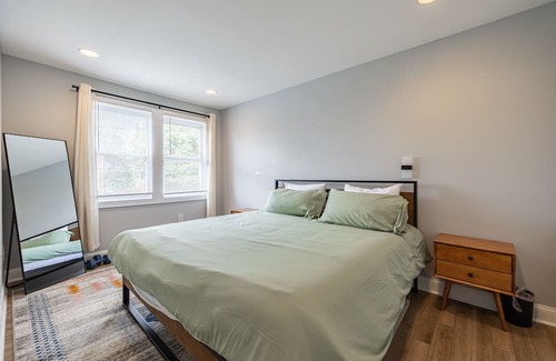 Fort Dupont House | Cozy Entire Updated 4BR 7 Beds Townhome in DC