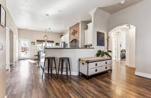 Folsom House | Folsom Charm: Walk to Lakes & Downtown