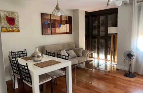 San Roque Apartment | Apartamento en Luis Montoto, Nervión. Céntrico